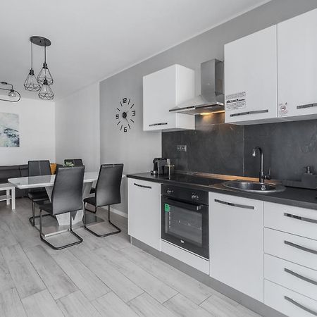 Ceyrat Flat Apartment Oradea Exterior foto