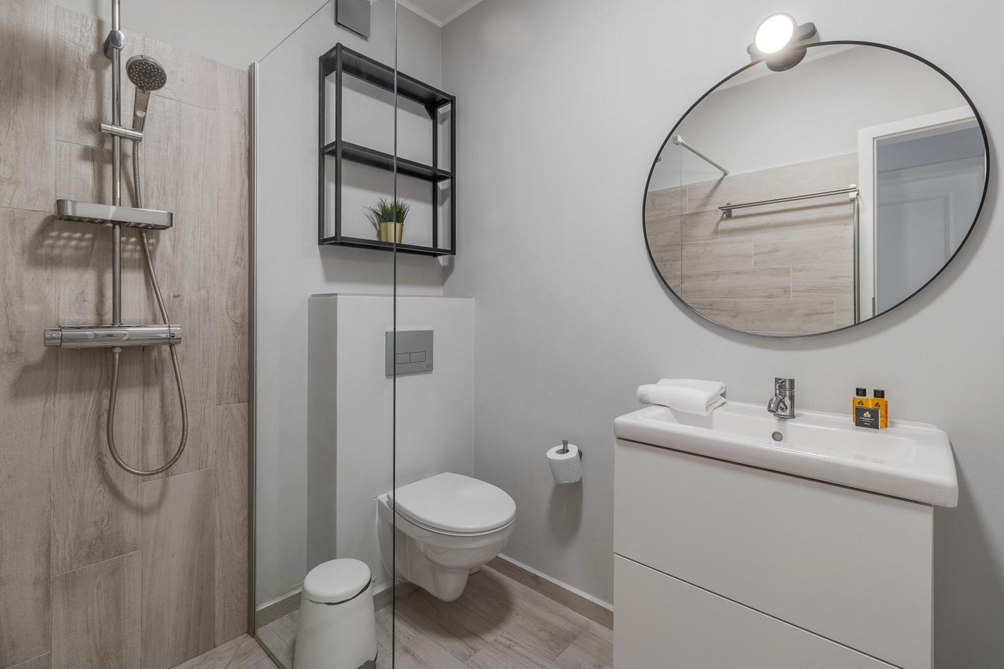 Ceyrat Flat Apartment Oradea Exterior foto